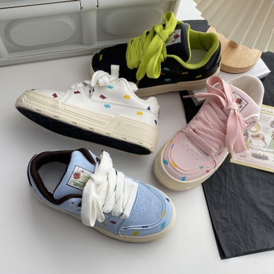Zapatillas de deporte gruesas y bonitas con cordones y dise&ntilde;o de tulip&aacute;n para mujer