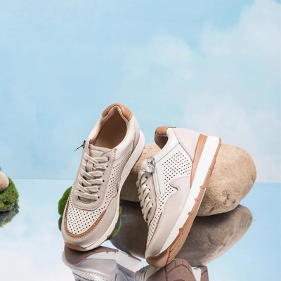 Zapatillas bajas con plataforma de 35 mm para mujer en beige/verde
