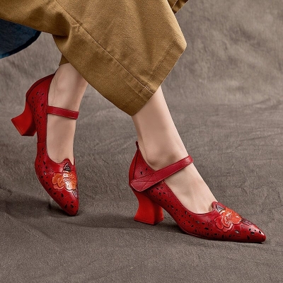 Zapatos de tac&oacute;n de cuero estilo chino tradicional hechos a mano, estilo retro floral, con agujeros, en rojo.