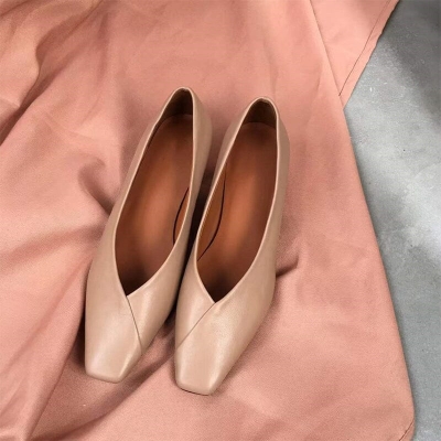 Zapatos de oficina de piel de becerro con punta cuadrada y tac&oacute;n cuadrado, sin cordones, en beige, negro, nude y gris.