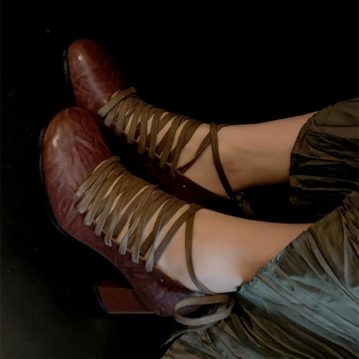 Sandalias Mary Jane de tiras con tac&oacute;n de bloque de 70 mm hechas a mano en cuero Mori Girl en color caf&eacute;/negro