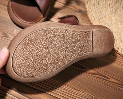 Sandalias de plataforma con punta abierta y dise&ntilde;o de varita m&aacute;gica de cuero retro hechas a mano