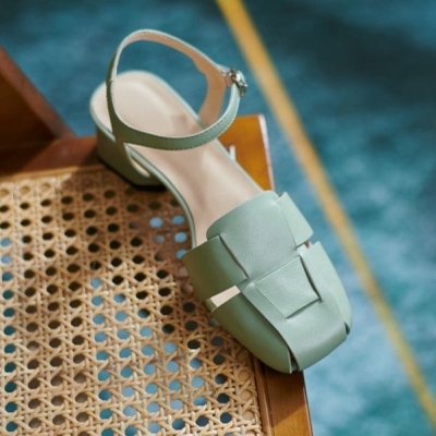 Sandalias de cuero de verano Zapatos de vestir Sandalias cerradas tejidas para mujer