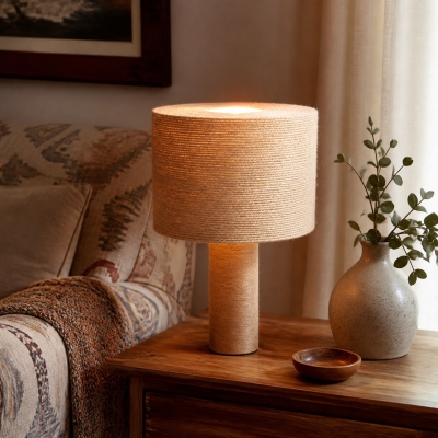 Lampe de table cylindrique en jute tress&eacute;