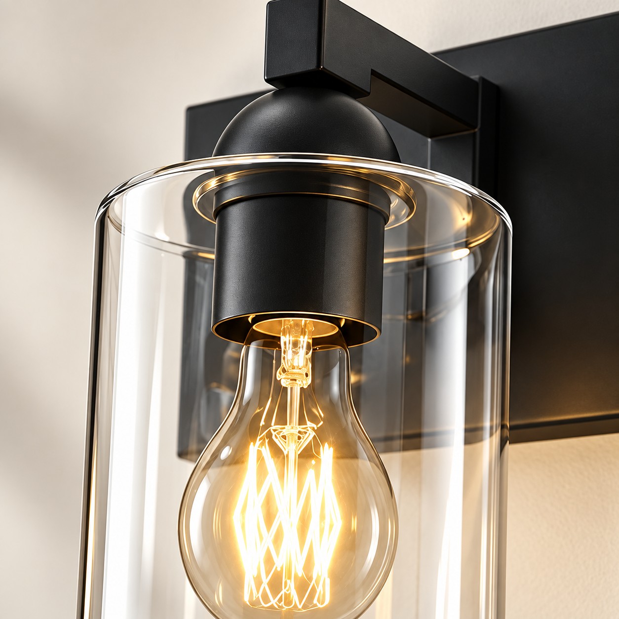 Moderne Badezimmerleuchte aus Metall mit Glasschirmen