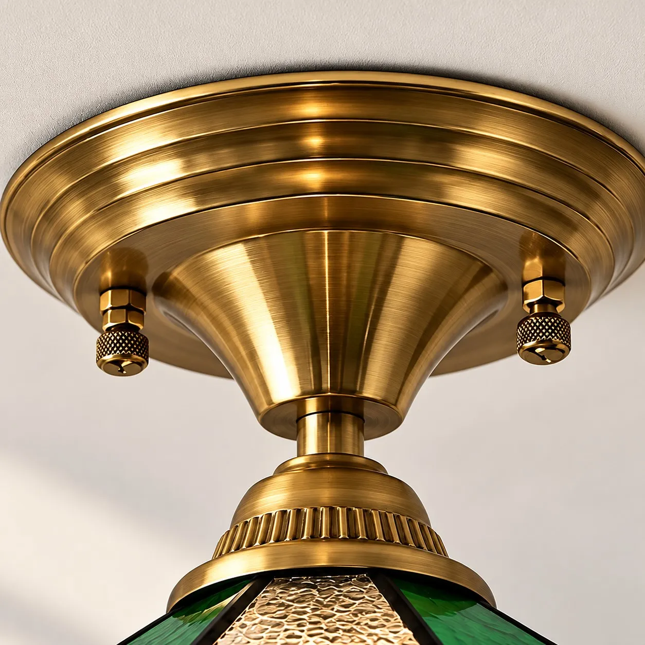 Plafonnier encastr&eacute; en mosa&iuml;que de verre vert vintage
