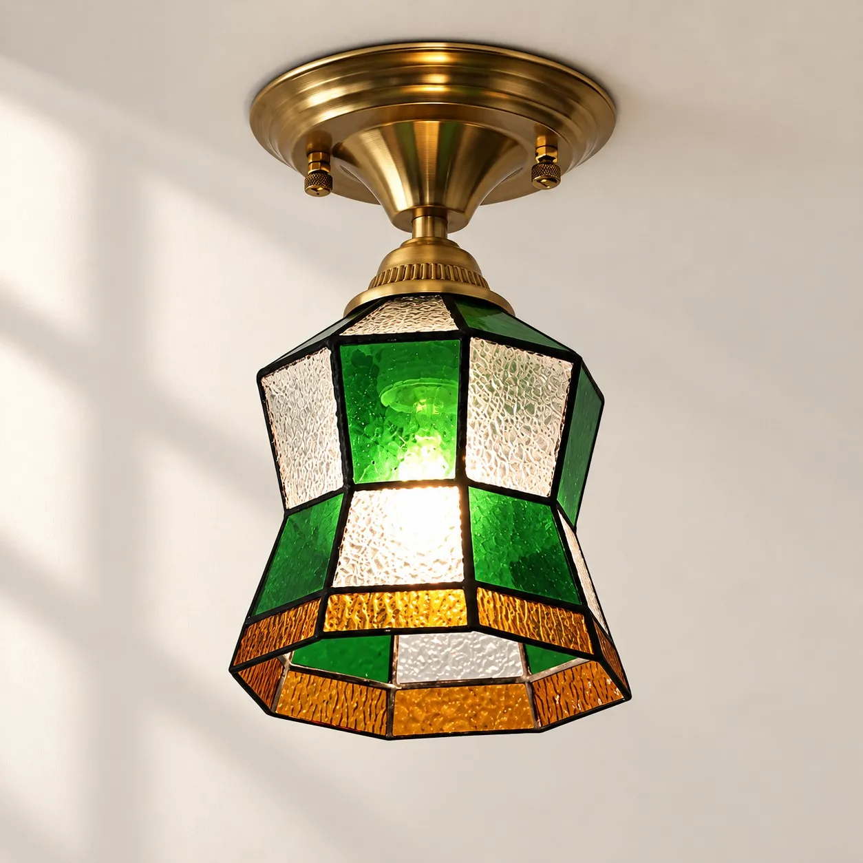Plafonnier encastr&eacute; en mosa&iuml;que de verre vert vintage