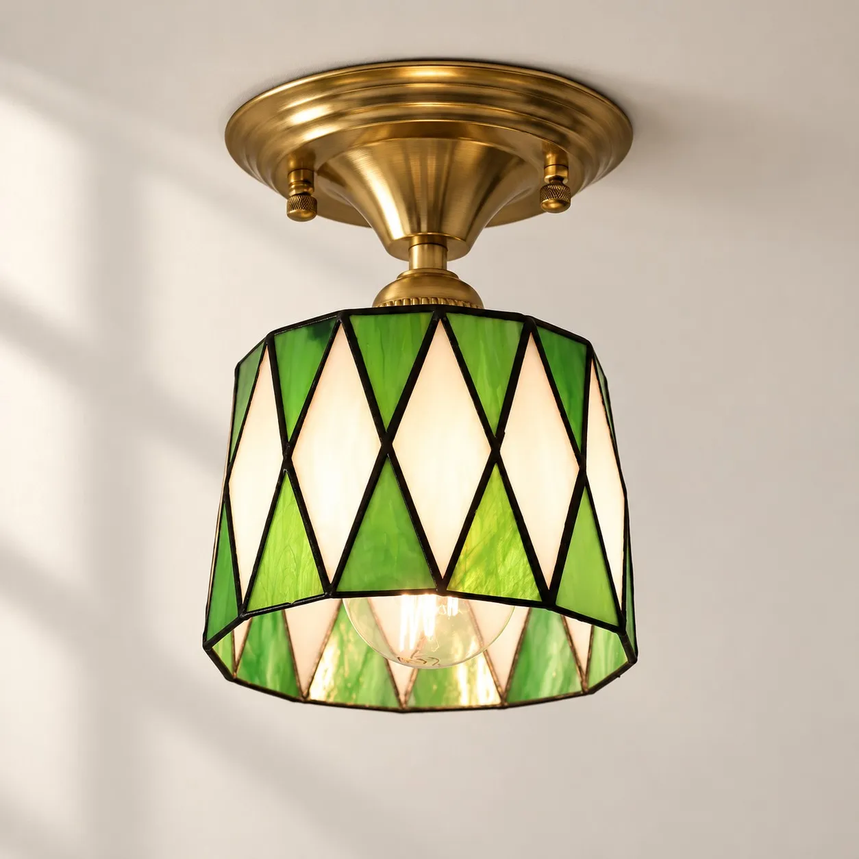 Plafonnier encastr&eacute; en mosa&iuml;que de verre vert vintage