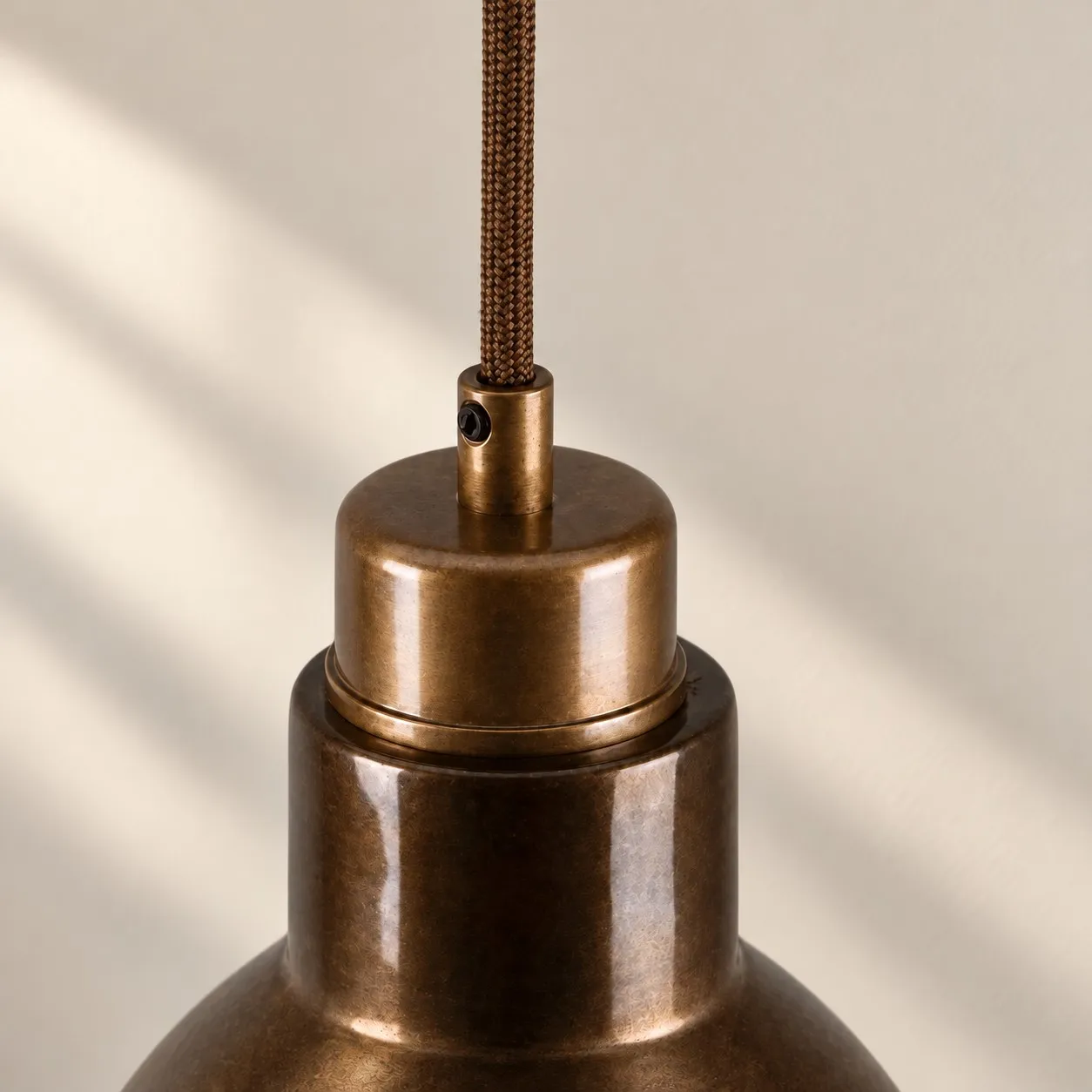 Industrielle, verstellbare Pendelleuchte aus Messing