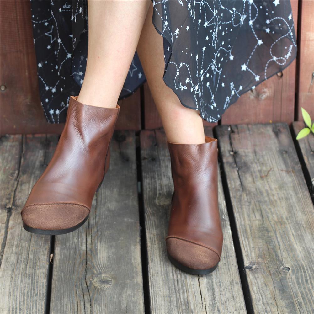 Botas planas de piel suave para mujer, descalzas, con dise&ntilde;o original en color caf&eacute;/negro.