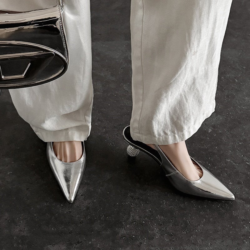 Sandalias elegantes de lujo con punta puntiaguda y pedrer&iacute;a para mujer