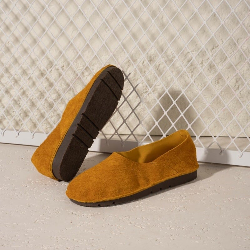 Mocasines informales de ante sin cordones, transpirables, planos y descalzos en caqui, amarillo, marr&oacute;n, beige y caf&eacute;.