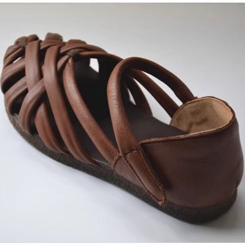 Sandali bassi da donna in pelle intrecciata a mano con velcro