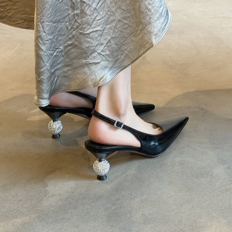 Sandalias elegantes de lujo con punta puntiaguda y pedrer&iacute;a para mujer