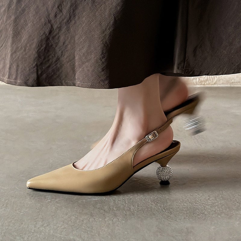 Sandalias elegantes de lujo con punta puntiaguda y pedrer&iacute;a para mujer