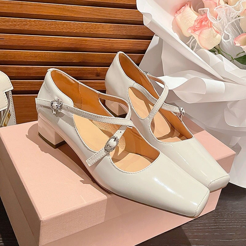 Zapatos Mary Jane de 45 mm con doble tira, hechos a mano en piel, en negro, beige y albaricoque.