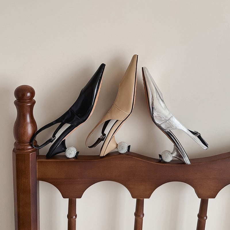 Sandalias elegantes de lujo con punta puntiaguda y pedrer&iacute;a para mujer