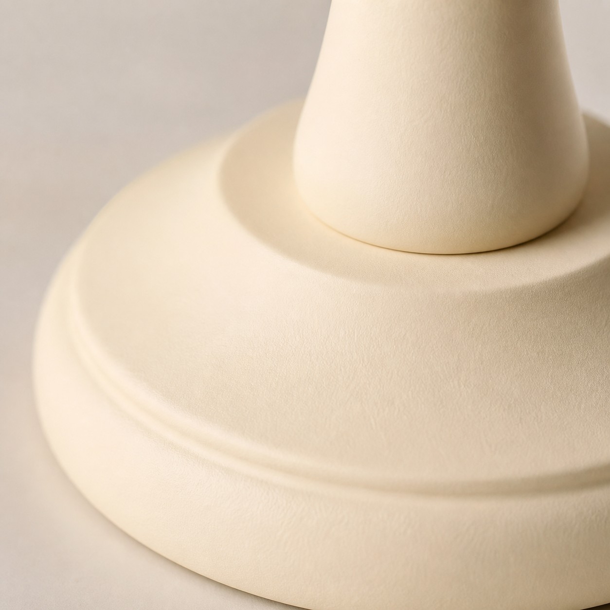 L&aacute;mpara de mesa vintage con encaje