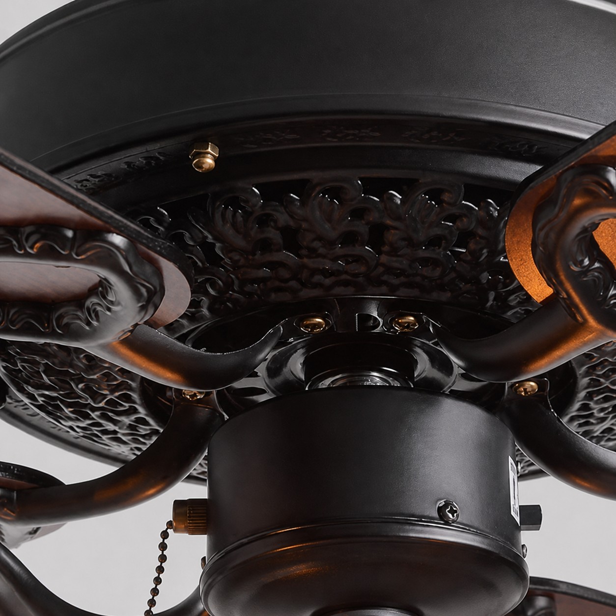 Ventilatore da soffitto rustico in legno con luce