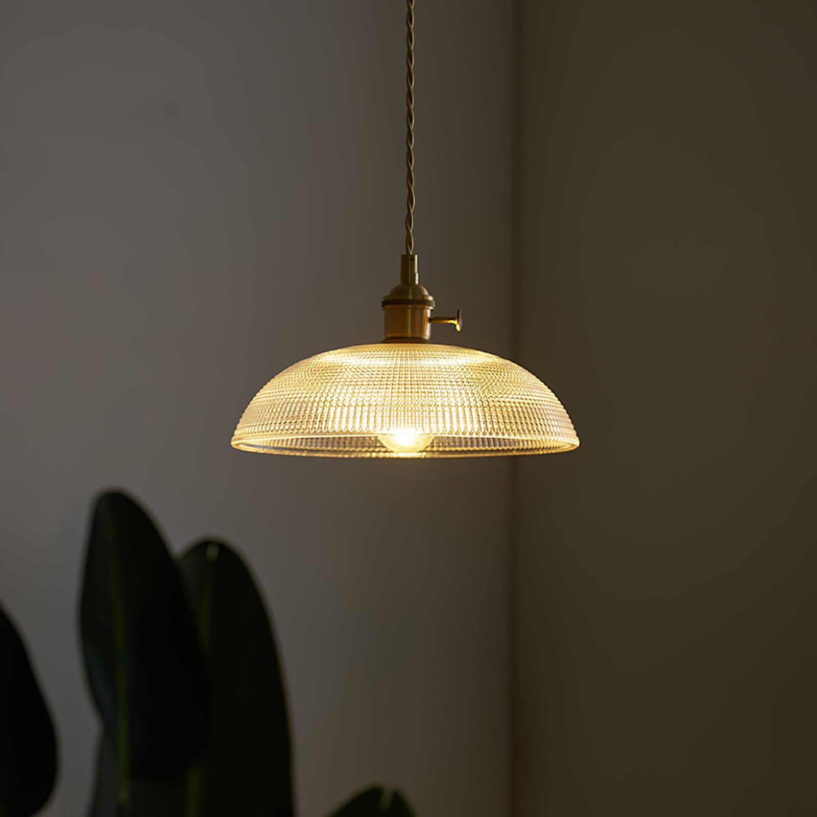 Pendentif &agrave; brancher en laiton poli et verre bomb&eacute;
