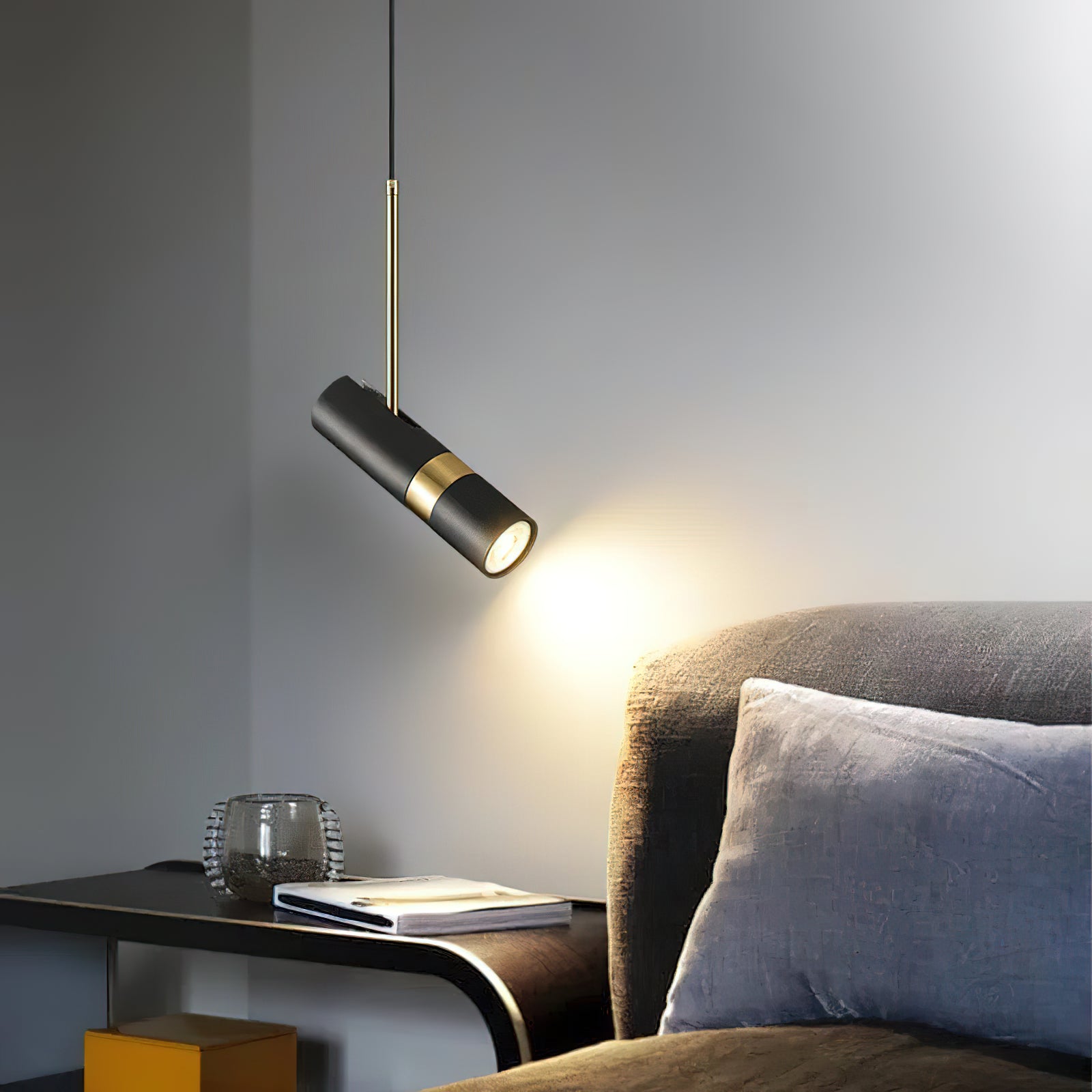 Czarno-złota metalowa lampa wisząca na stałe