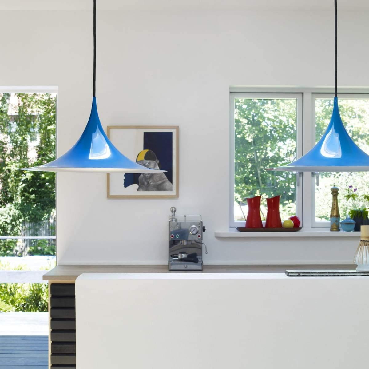 Bogenf&ouml;rmige Aluminium-Pendelleuchte mit Stecker