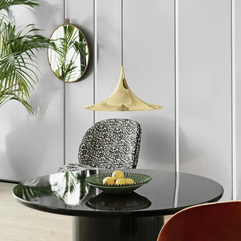 Bogenf&ouml;rmige Aluminium-Pendelleuchte mit Stecker