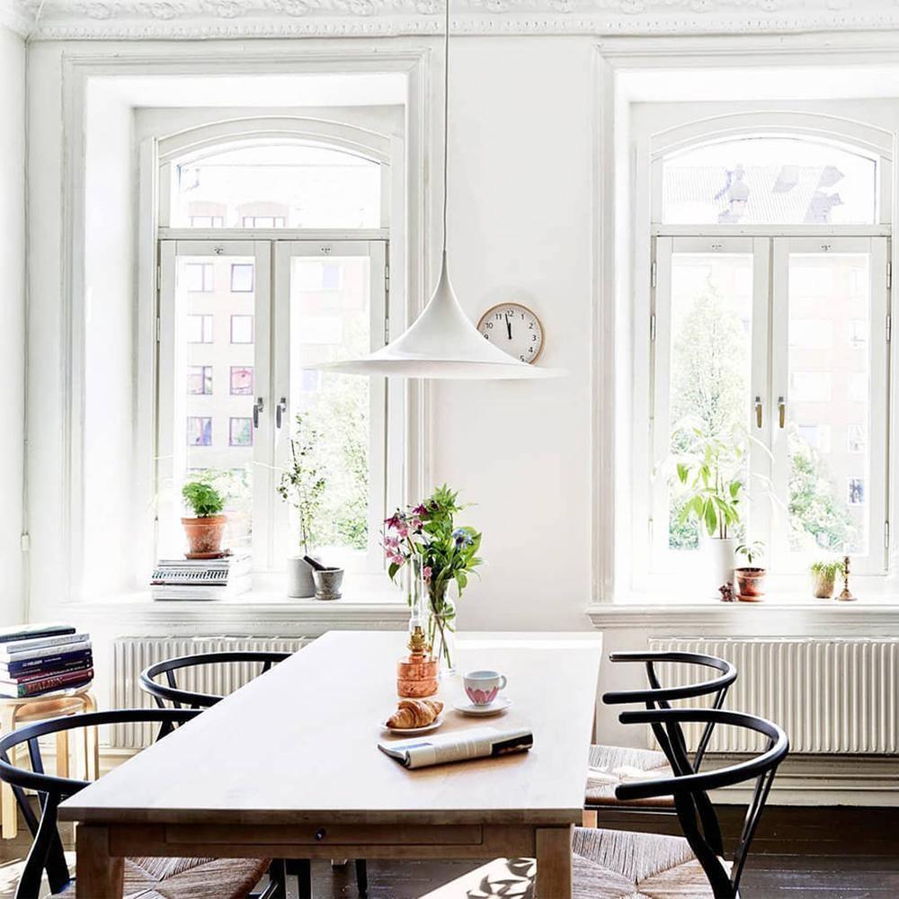 Bogenf&ouml;rmige Aluminium-Pendelleuchte mit Stecker