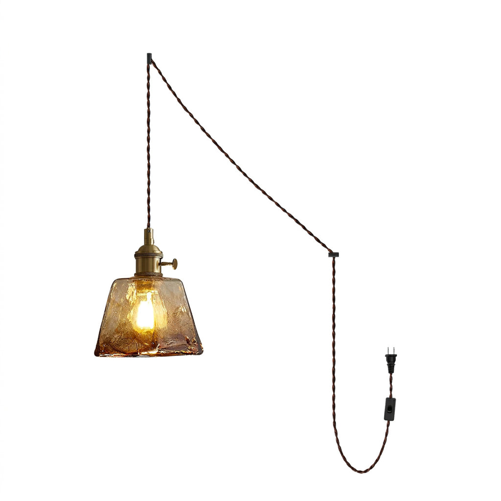 Pendentif suspendu en verre ambr&eacute; textur&eacute;