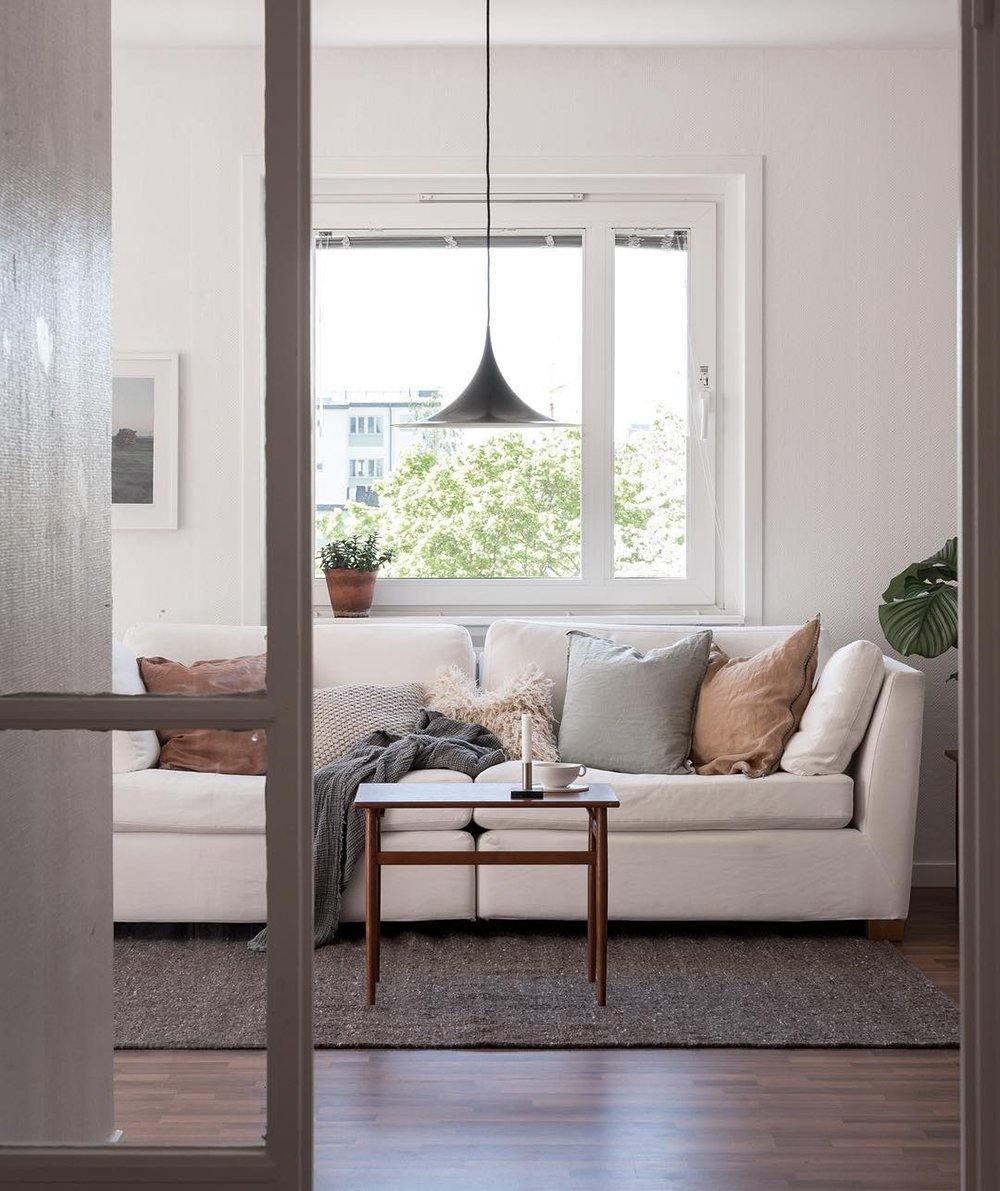 Bogenf&ouml;rmige Aluminium-Pendelleuchte mit Stecker