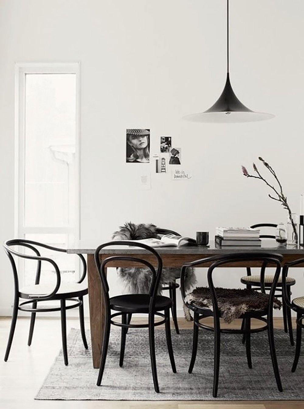 Bogenf&ouml;rmige Aluminium-Pendelleuchte mit Stecker