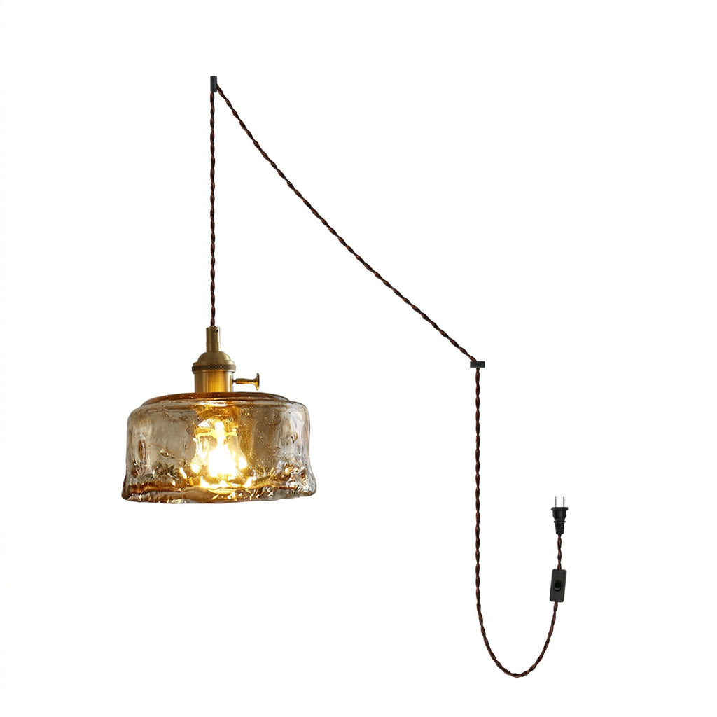 Pendentif suspendu en verre ambr&eacute; textur&eacute;