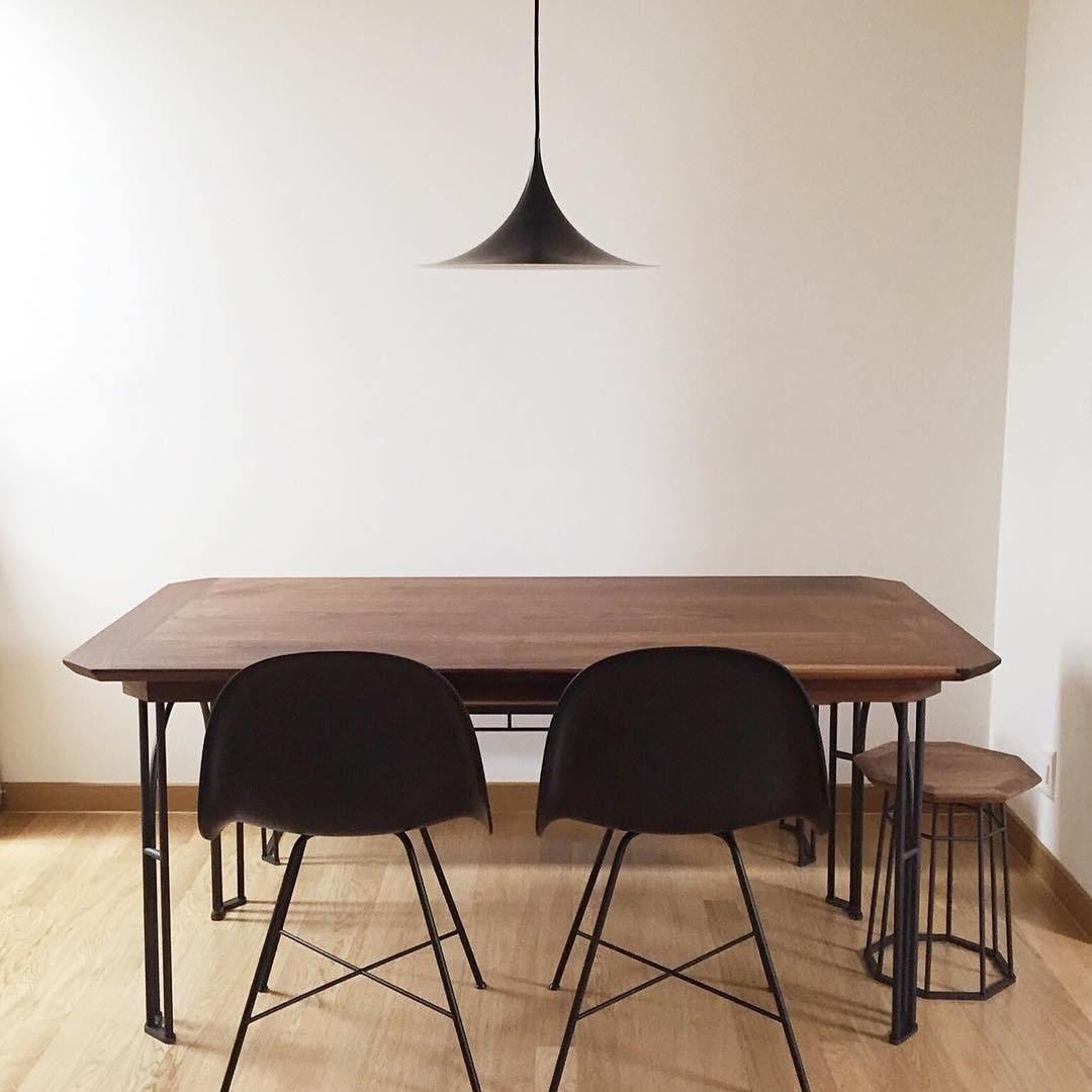 Bogenf&ouml;rmige Aluminium-Pendelleuchte mit Stecker