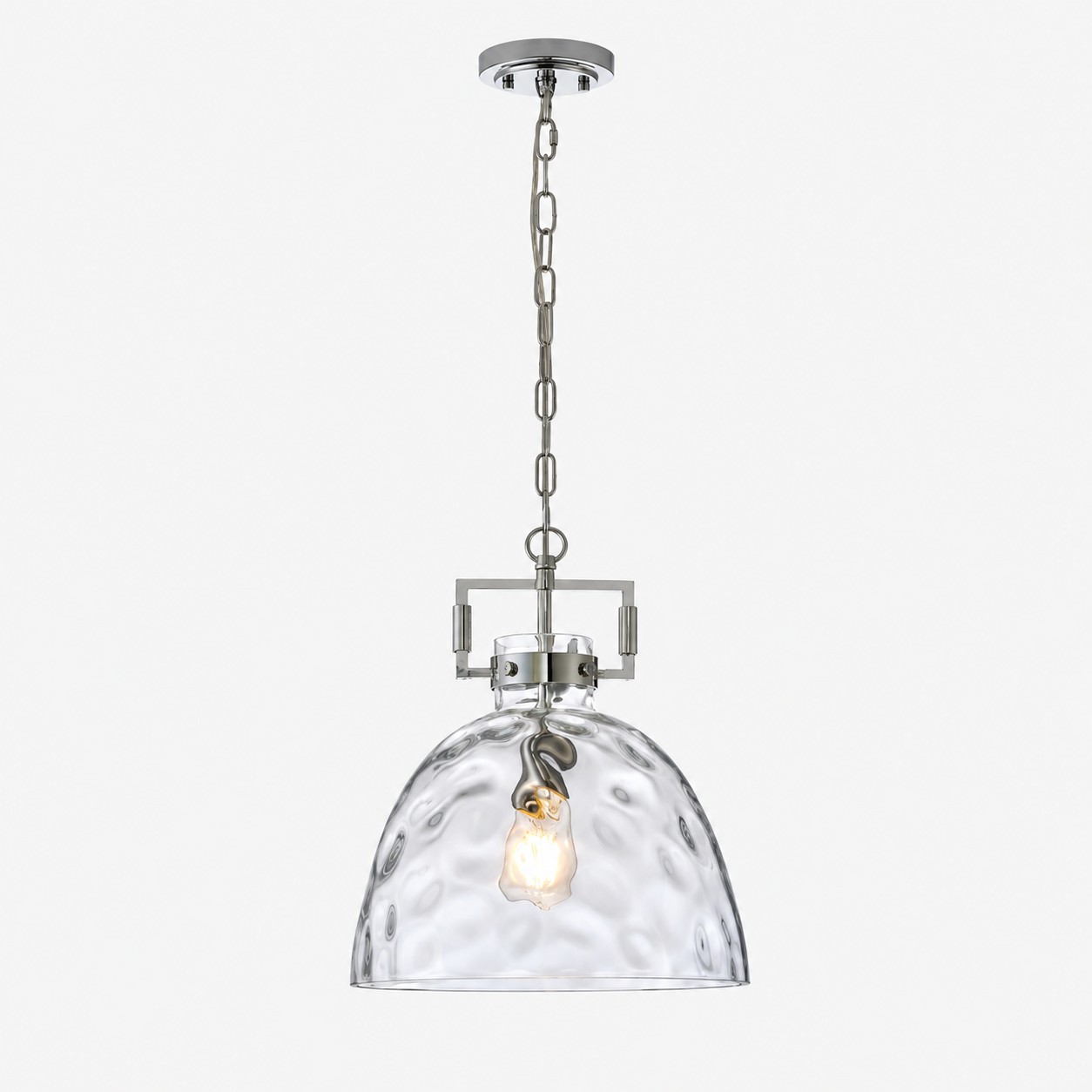 Moderne Pendelleuchte aus geh&auml;mmertem Glas mit minimalistischem Metalldesign &ndash; ideal f&uuml;r K&uuml;cheninseln