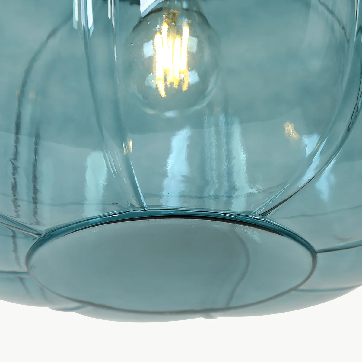 Geribbelde glazen koepelhanglamp met &eacute;&eacute;n licht