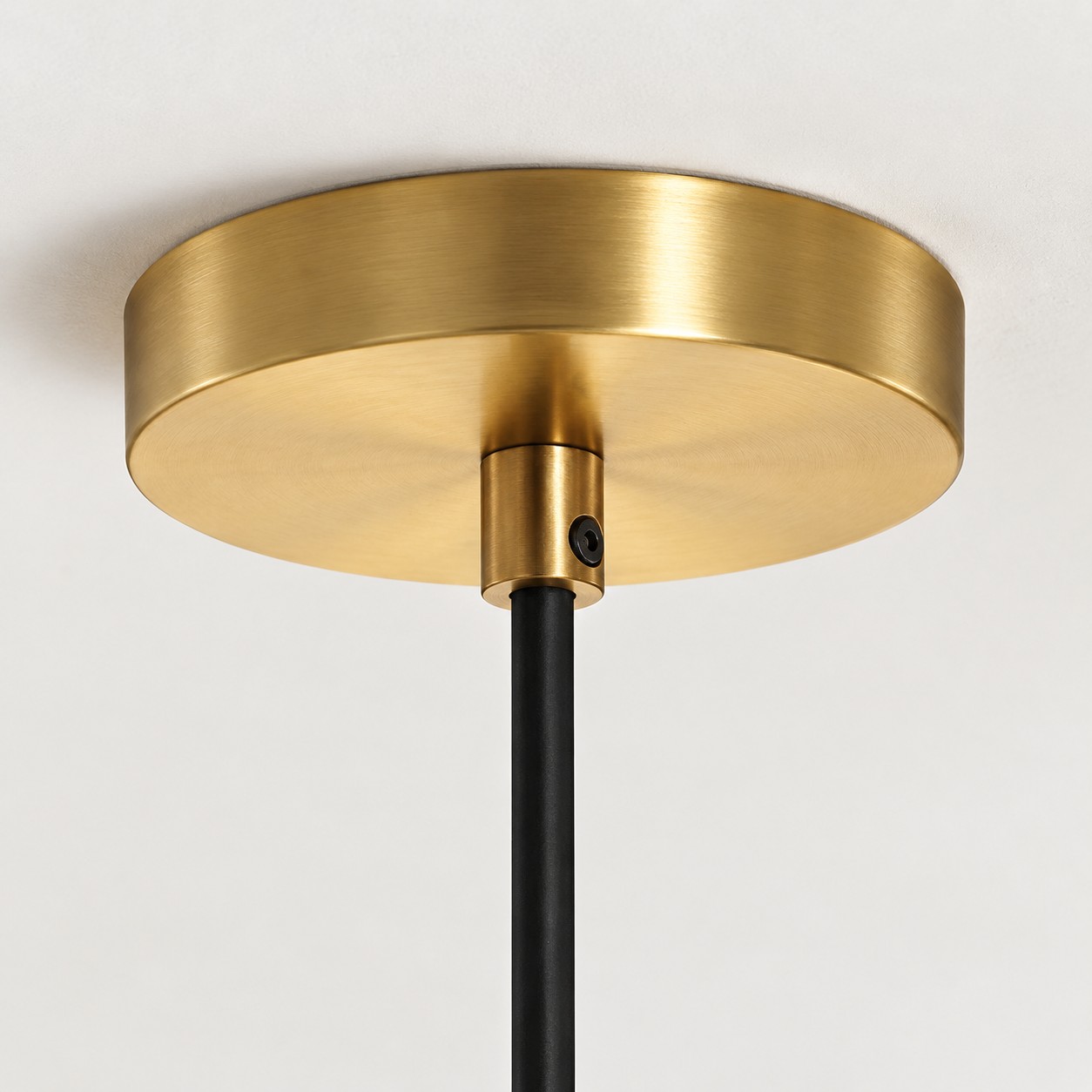 L&aacute;mpara colgante moderna de cristal r&uacute;stico para comedor