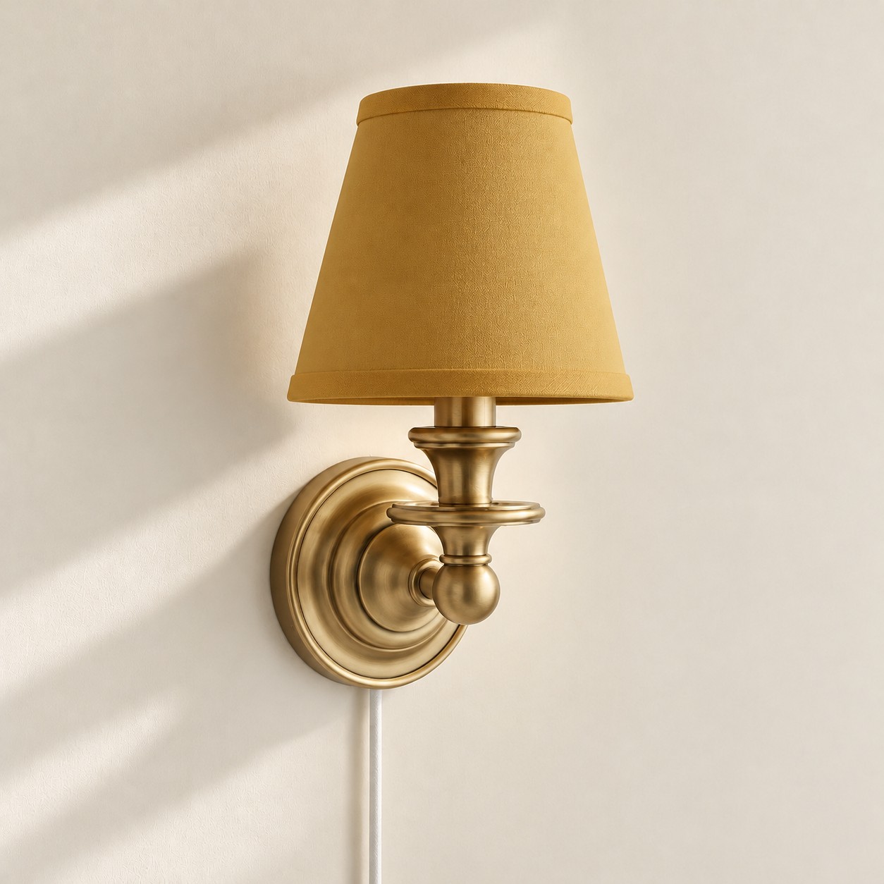Sconce da parete Rowan senza fili con paralume piatto a tamburo - Lampada da parete in tessuto plug-in
