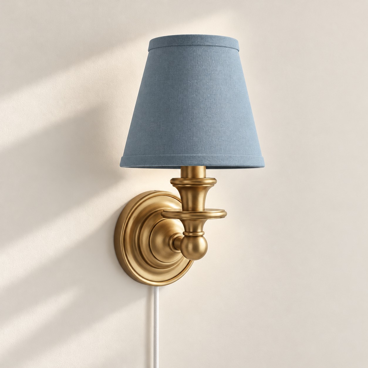 Sconce da parete Rowan senza fili con paralume piatto a tamburo - Lampada da parete in tessuto plug-in