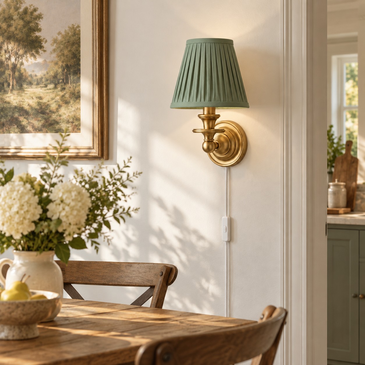 Applique murale Rowan sans fil &agrave; abat-jour pliss&eacute; cylindrique &ndash; Applique murale en tissu &agrave; brancher