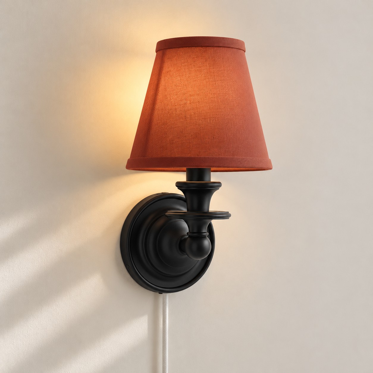 Sconce da parete Rowan senza fili con paralume piatto a tamburo - Lampada da parete in tessuto plug-in