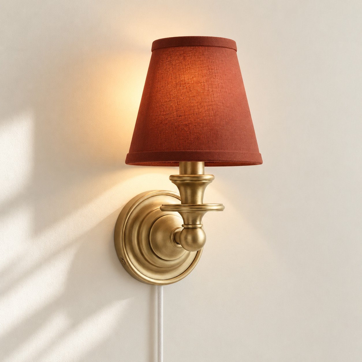 Sconce da parete Rowan senza fili con paralume piatto a tamburo - Lampada da parete in tessuto plug-in