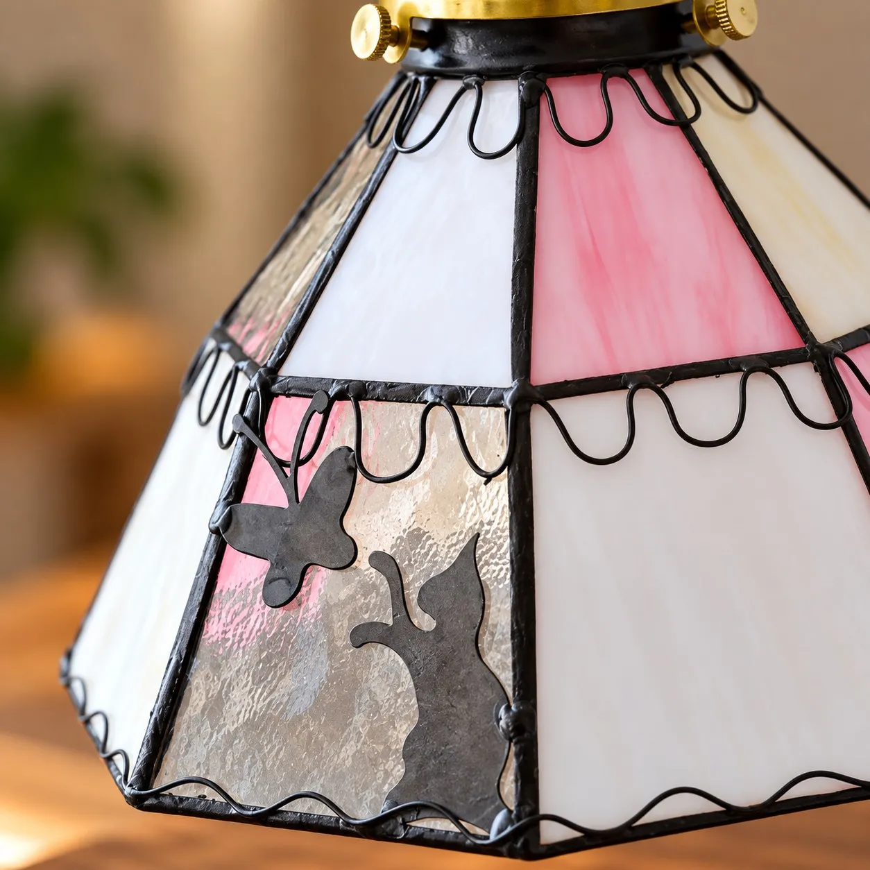 Garden Cat Stained Glass Wall Lamp