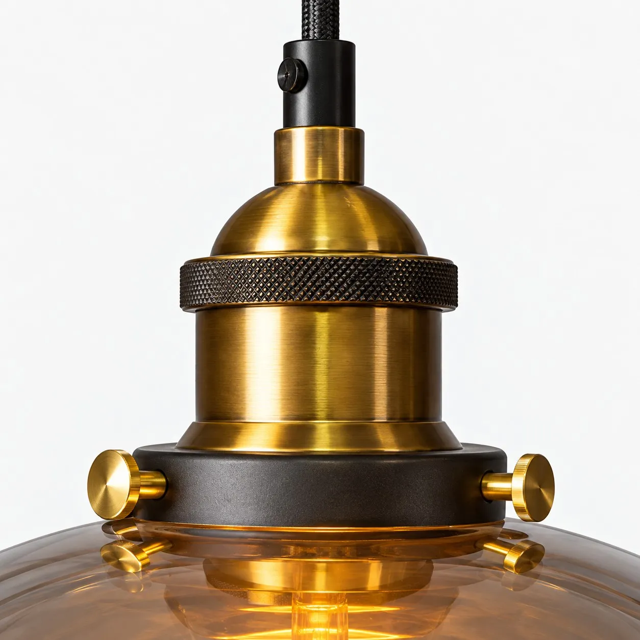 Suspension minimaliste en verre