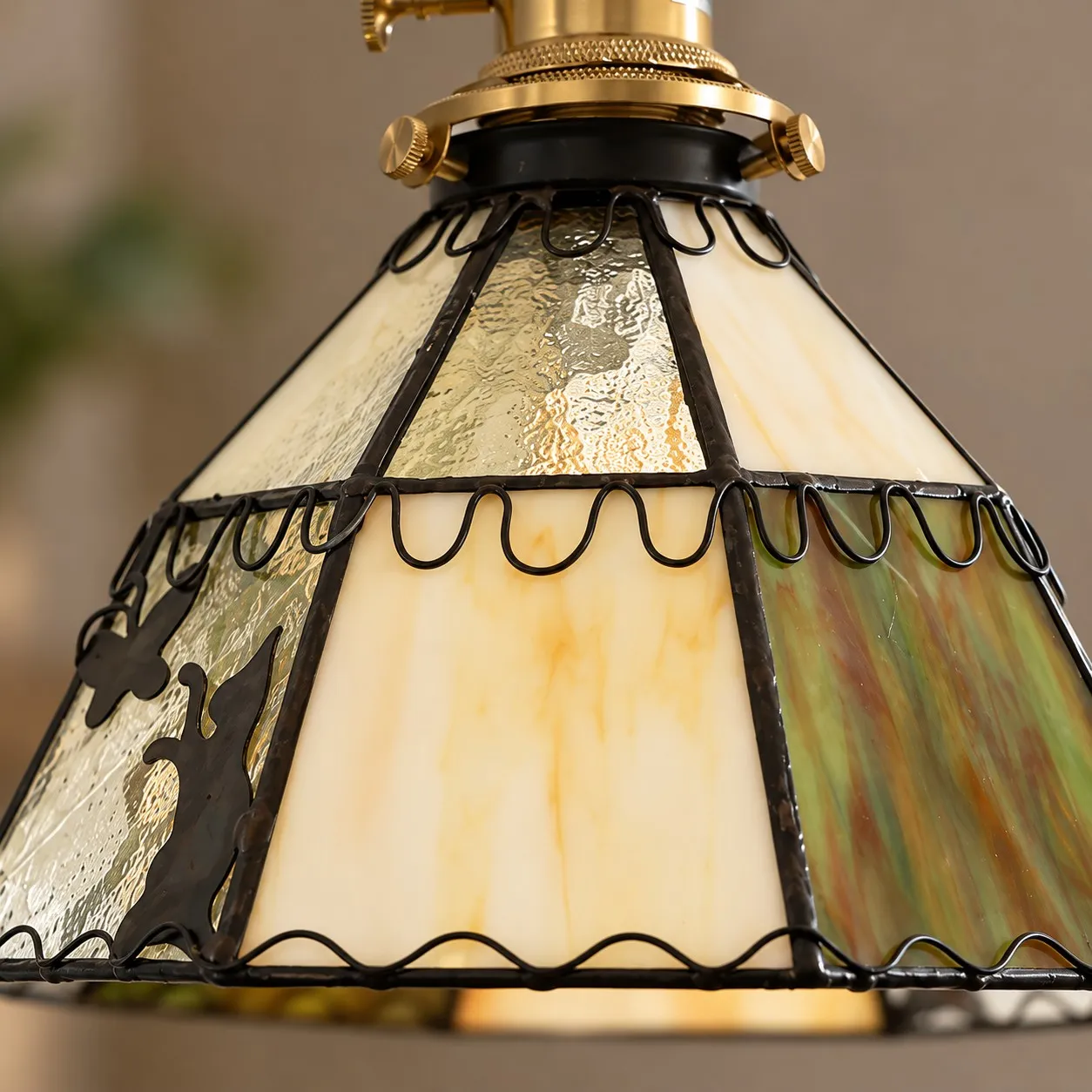 Garden Cat Stained Glass Wall Lamp