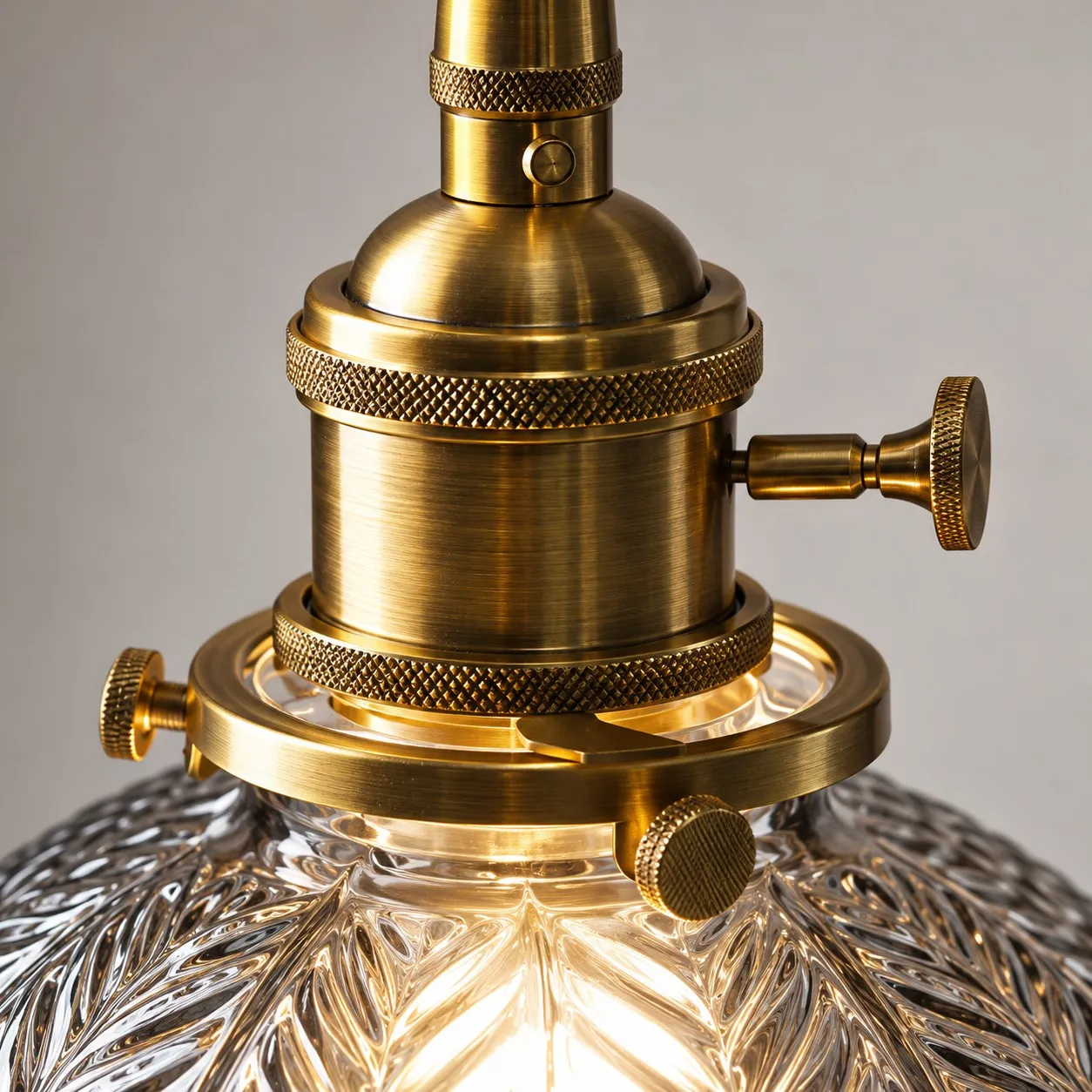 L&aacute;mpara colgante de cristal con textura de hojas de estilo vintage