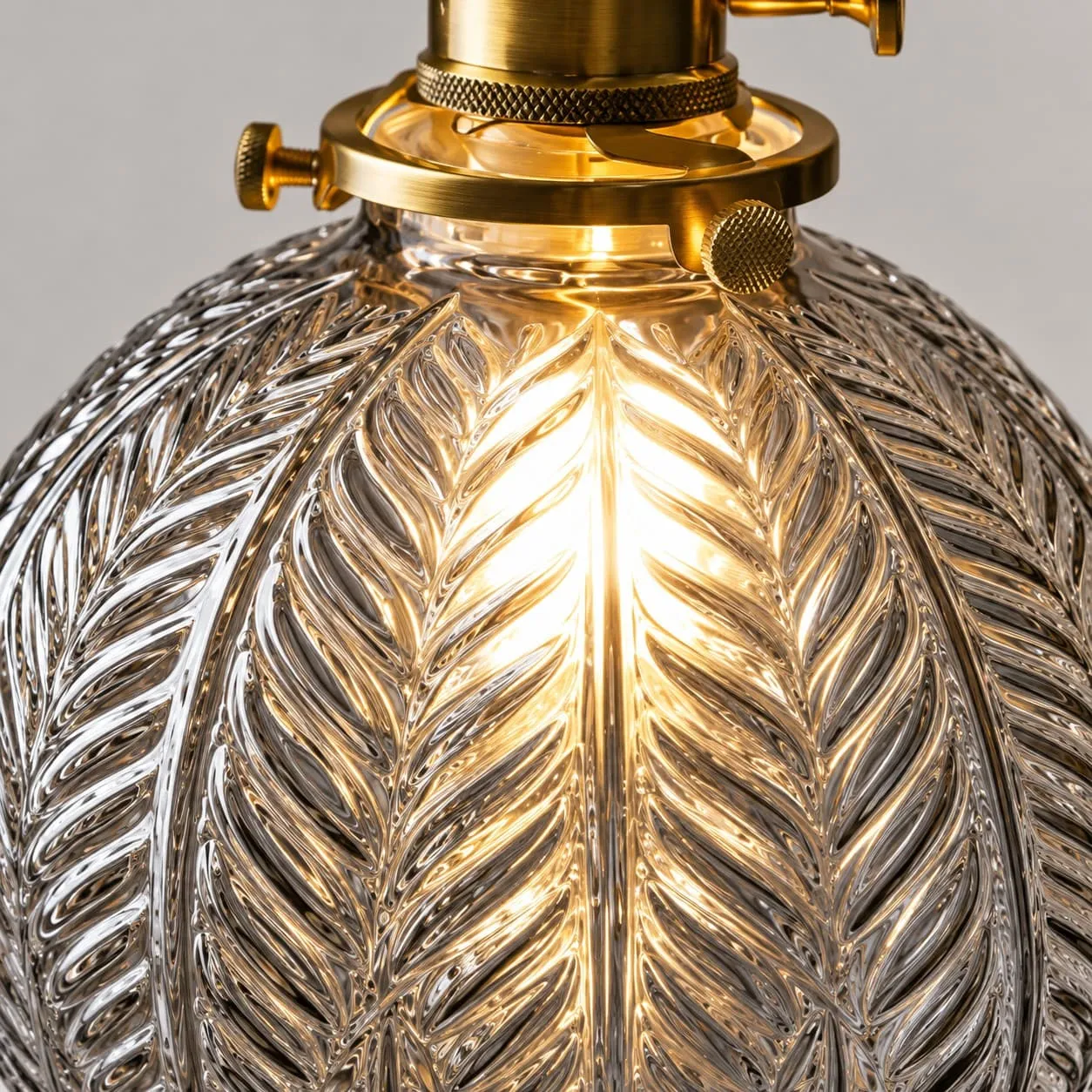 L&aacute;mpara colgante de cristal con textura de hojas de estilo vintage
