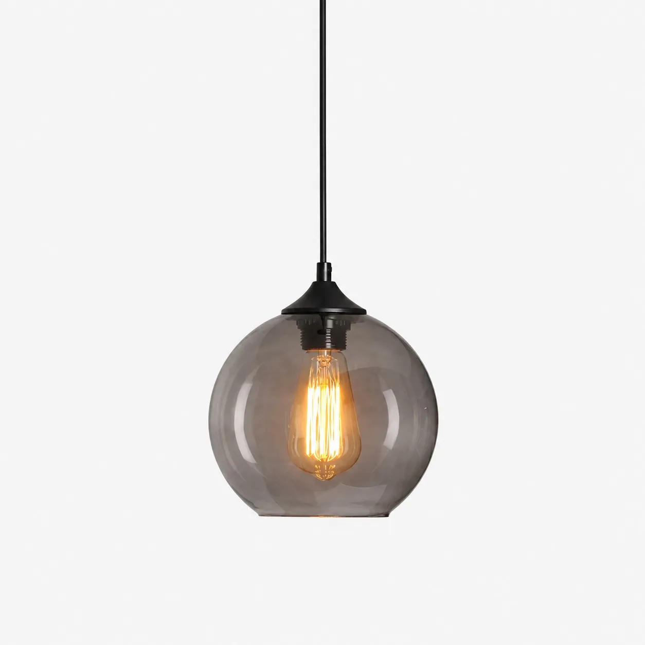 Lampadario a sospensione con globo in vetro grigio fum&eacute;