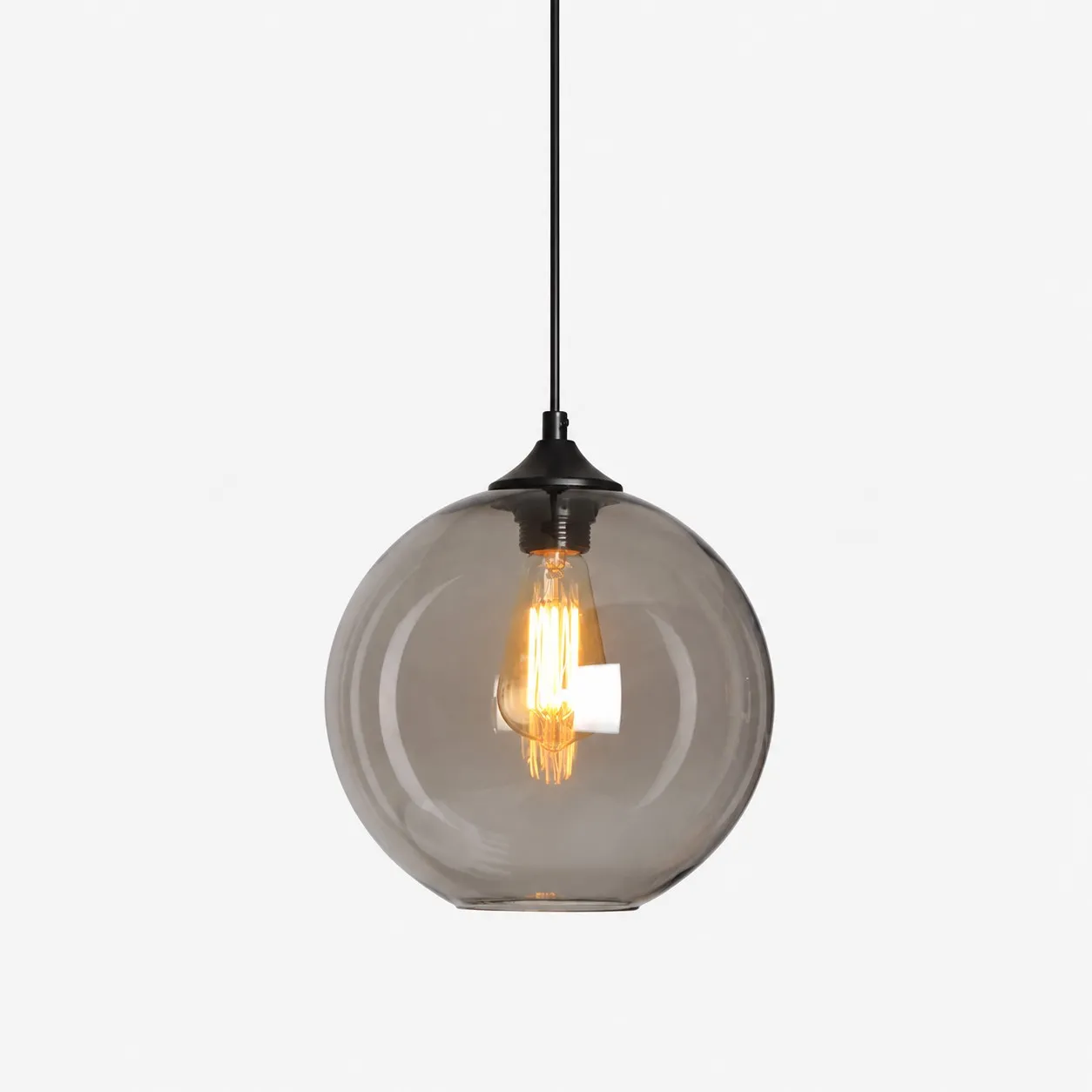 Lampadario a sospensione con globo in vetro grigio fum&eacute;