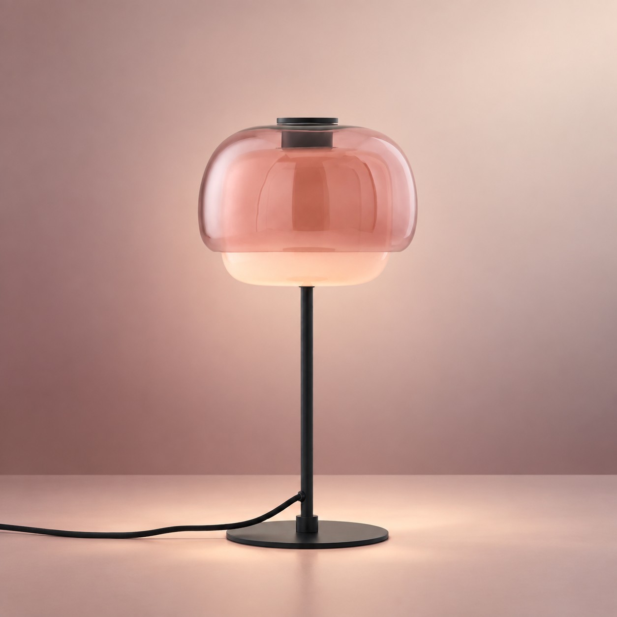 Lampe de table en verre color&eacute; P&eacute;ricl&egrave;s &ndash; Double d&ocirc;me embo&icirc;t&eacute;, tige noire fine, quatre tons
