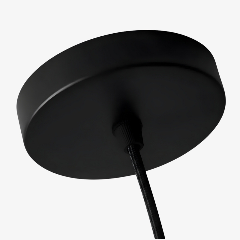 détail de suspension en forme de disque Morandi noir mat pour plafond